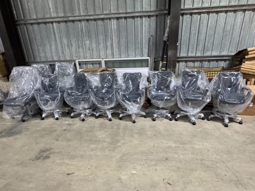 實驗室高腳椅 301 大量出貨