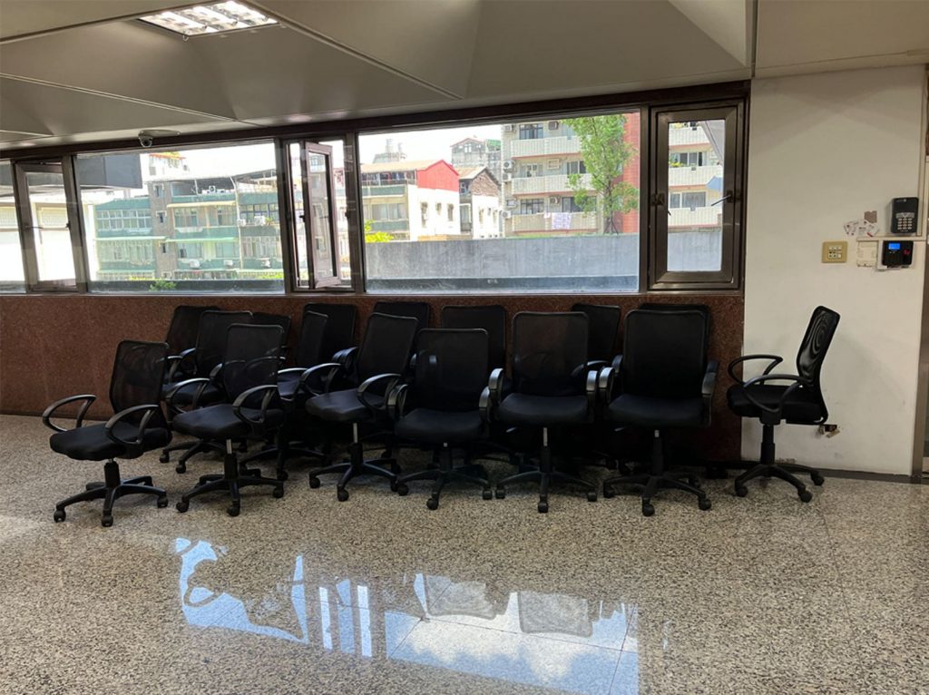 電腦椅出貨前準備